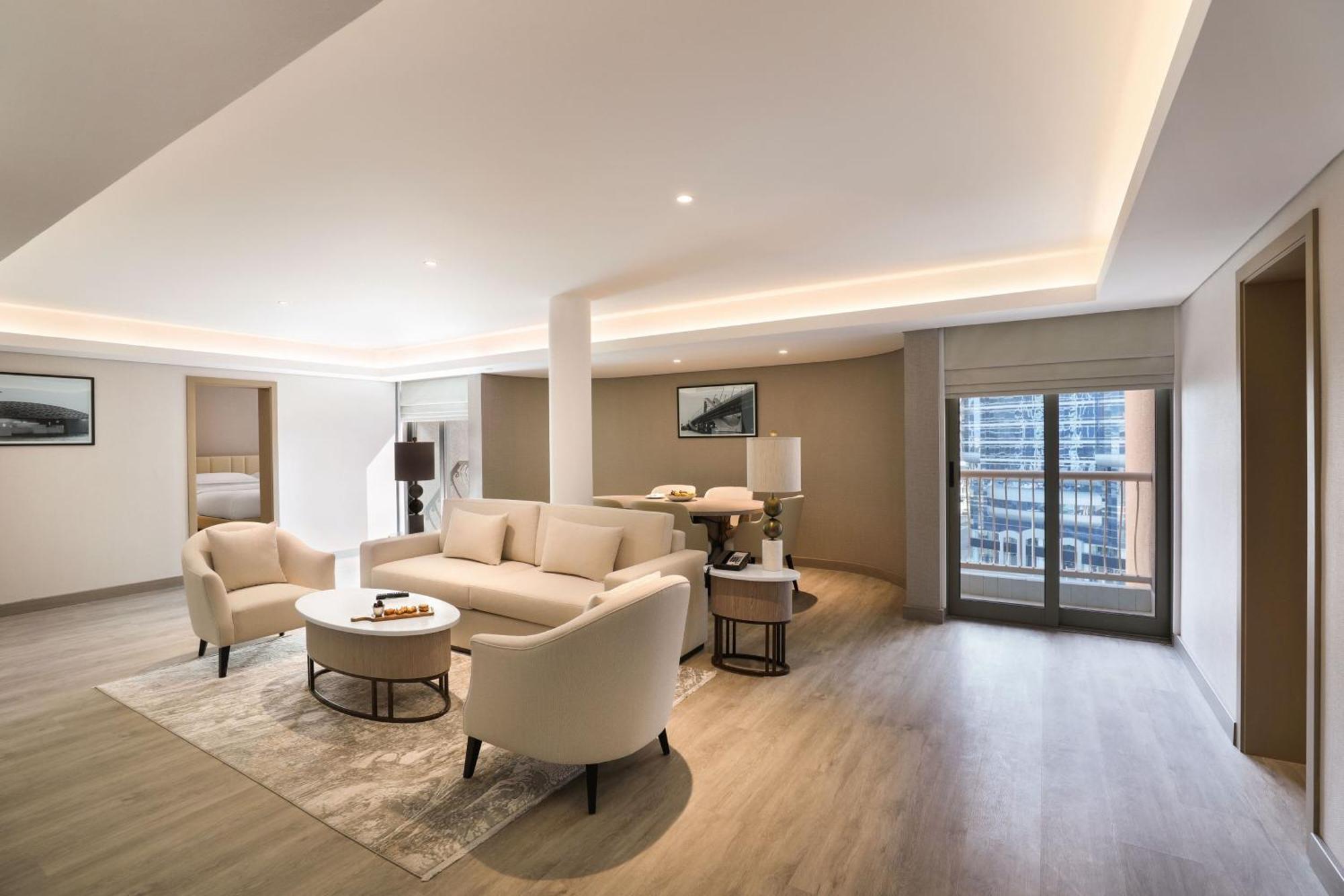 Diplomatic Club Lounge Access